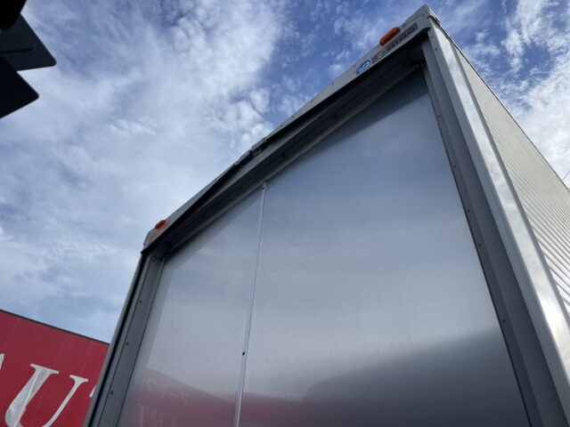 日野：17プロフィア：ハイルーフ：メッキ多数：アルミホイール：リア門口ステンレス