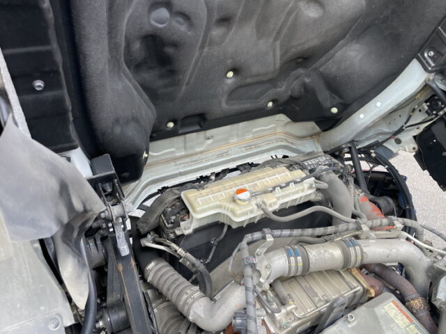 日野：17プロフィア：ハイルーフ：メッキ多数：ステンレス多数：アルミホイール