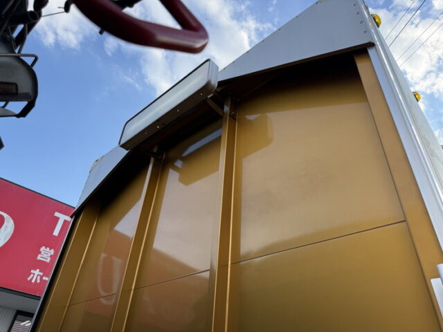 いすゞ：フォワード：6200ワイド：ウィング：木床：アルミホイール：240馬力：エアサス