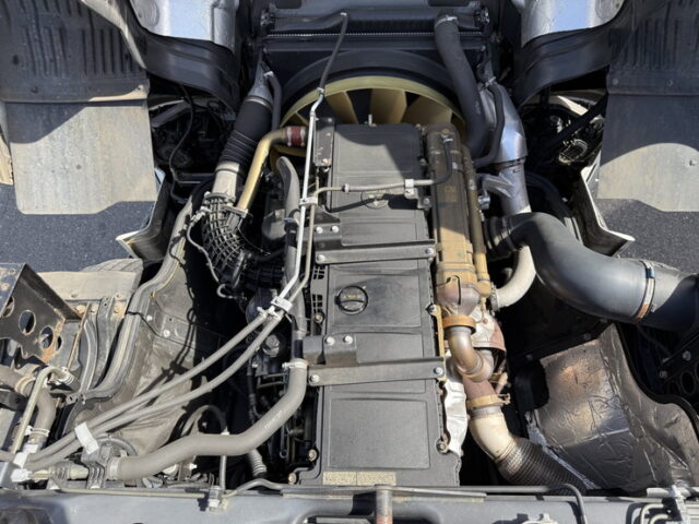 17スーパーグレート：ハイルーフ：トレーラーヘッド：ブタ鼻付：第5輪荷重11.500㎏