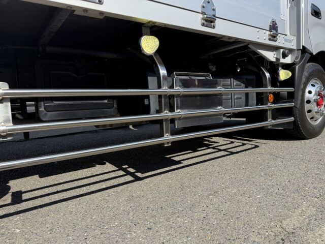 日野：デュトロ：ウィング：ワイドロング：180馬力：ステンレス多数：2.950㎏積