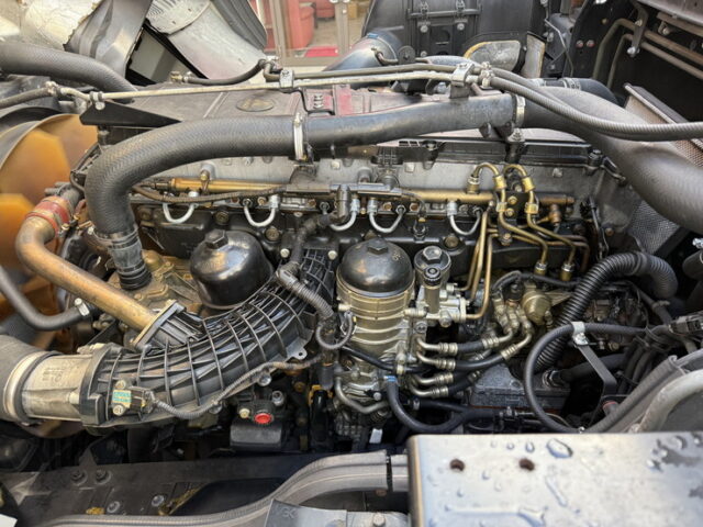 17スーパーグレート：ハイルーフ：トレーラーヘッド：ブタ鼻：第5輪荷重11.500㎏