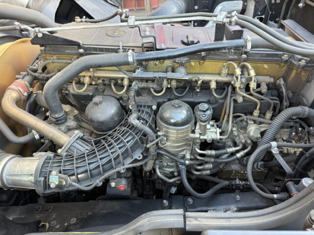 17スーパーグレート：ハイルーフ：トレーラーヘッド：アルミホイール：第5輪荷重11.500㎏