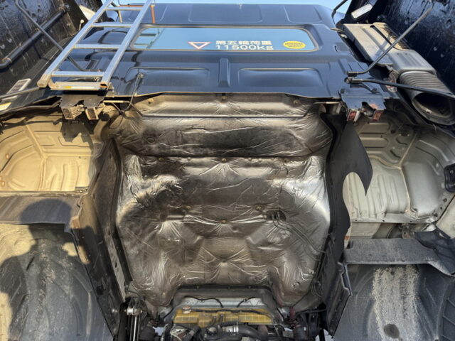 日野:プロフィア:ハイルーフ:トレーラーヘッド:メッキ多数:後輪エアサス:480馬力