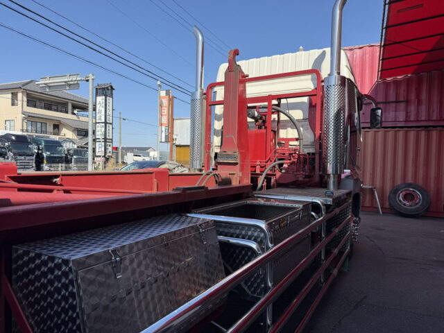 スーパーグレート：ハイルーフ：アームロール：40立米：架装多数：煙突マフラー(ダミー)