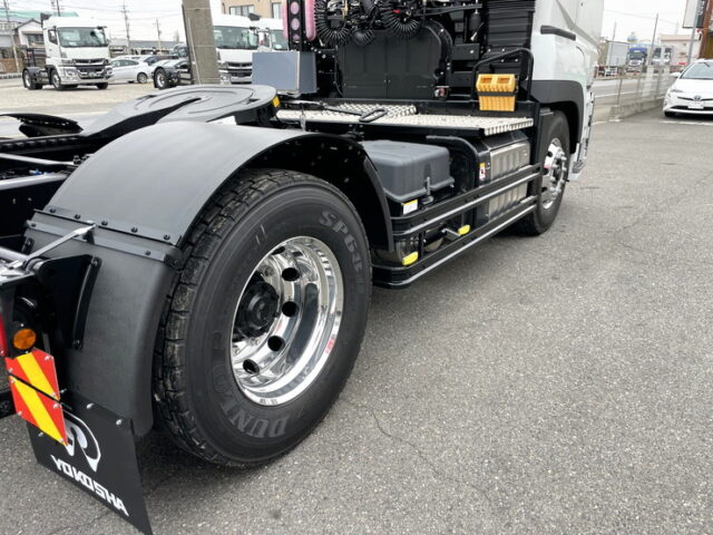 17スーパーグレート　トレーラーヘッド　スライドカプラー　未使用　E尺　460馬力　プレミアムライン