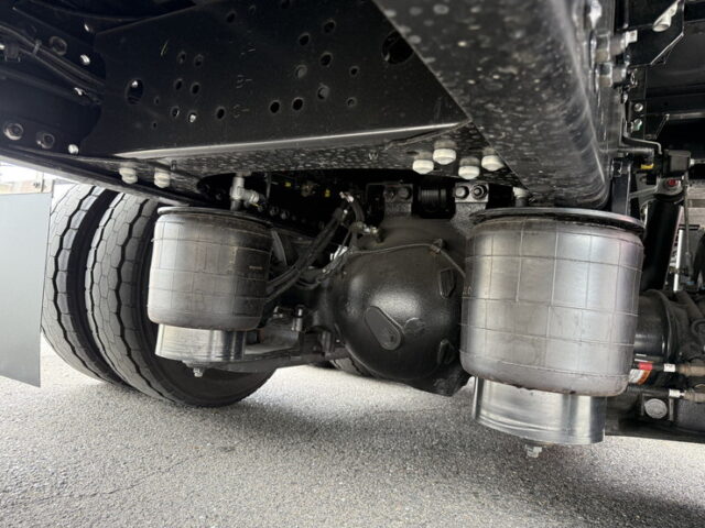 日野：17プロフィア：ハイルーフ：ウィング：未使用：アルミホイール：リア門口ステンレス