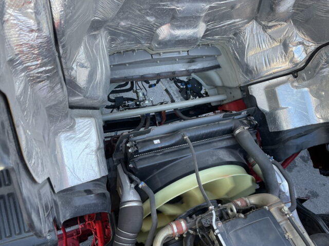 17スーパーグレート　ハイルーフ　トレーラーヘッド　460馬力　第5輪荷重11.500㎏