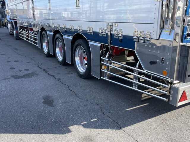 令和4年式 トレクス製 3軸 段付きトレーラーウィング リフトアクスル 後軸残し