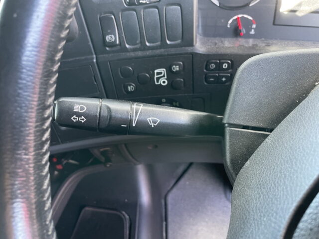 スカニア：R580：トレーラーヘッド：ダブル：V8：煙突マフラー：架装多数