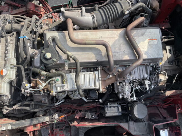 日野:17プロフィア:ハイルーフ:トレーラーヘッド:PTO付:ダンプレバー:メッキ多数