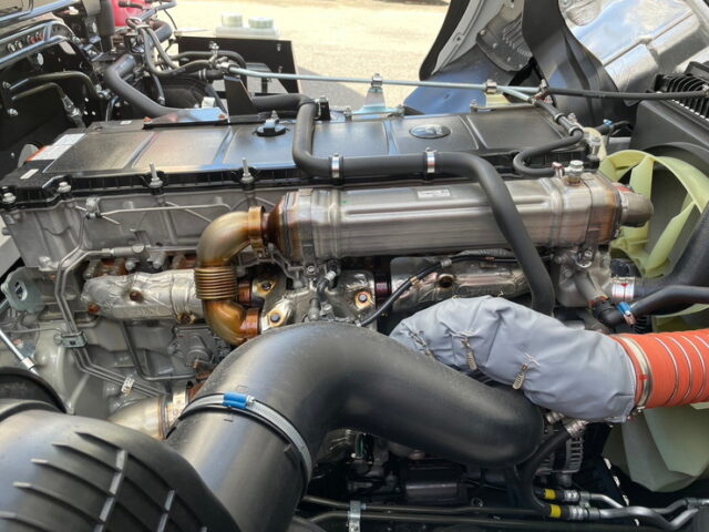 【現行型】スーパーグレートスーパーハイルーフ：ウィング未使用：リア門口ステンレス