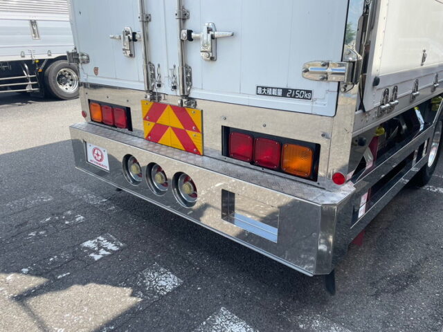 日野　レンジャープロ　冷凍ウィング　ステンレスサイドバンパー　メッキパーツ多数