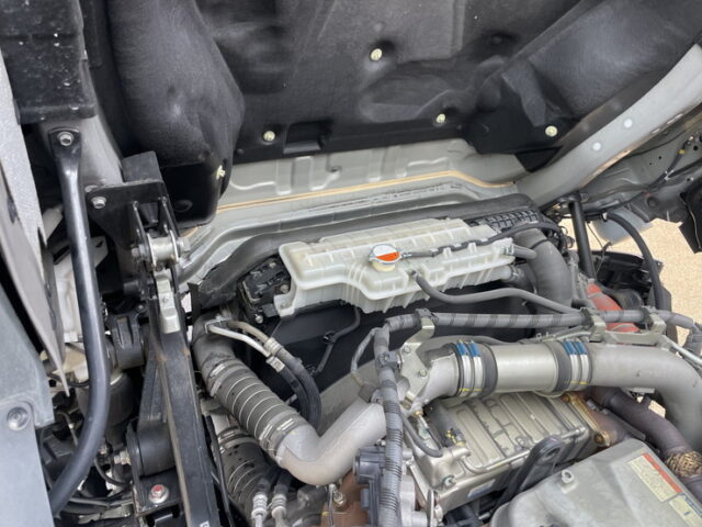 日野：17プロフィア：ハイルーフ：ウィング：メッキ多数：アルミホイール