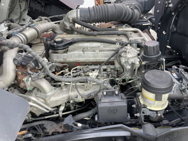 日野：17プロフィア：ハイルーフ：メッキ多数：アルミホイール：リア門口ステンレス