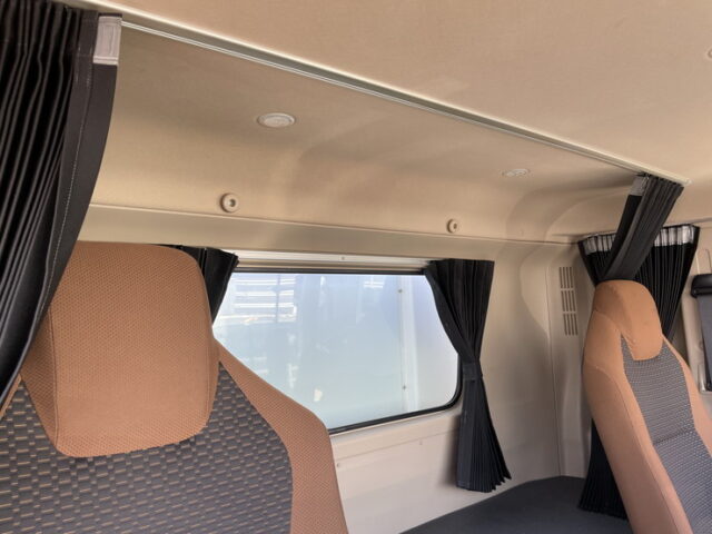 日野:17レンジャー:6200ワイド:冷凍バン:格納ゲート付:エアサス:ジョロ4キーストン