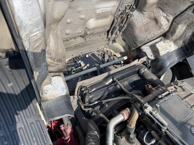 スーパーグレート：ハイルーフ：トレーラーヘッド：メッキ多数：アルミホイール：7速MT