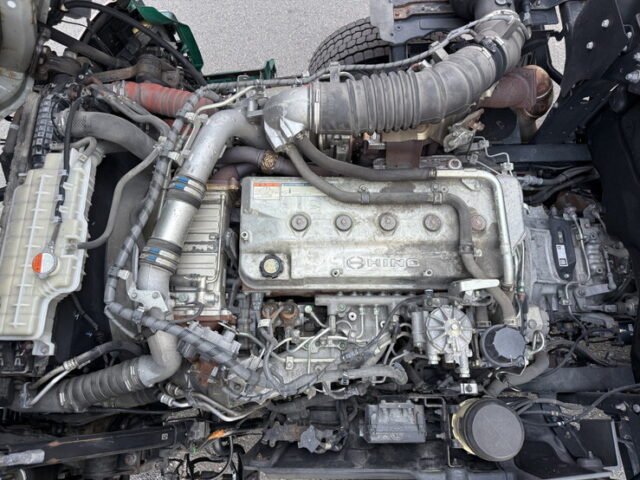 日野：17プロフィア：ハイルーフ：ウィング：アルミホイール：リア門口ステンレス