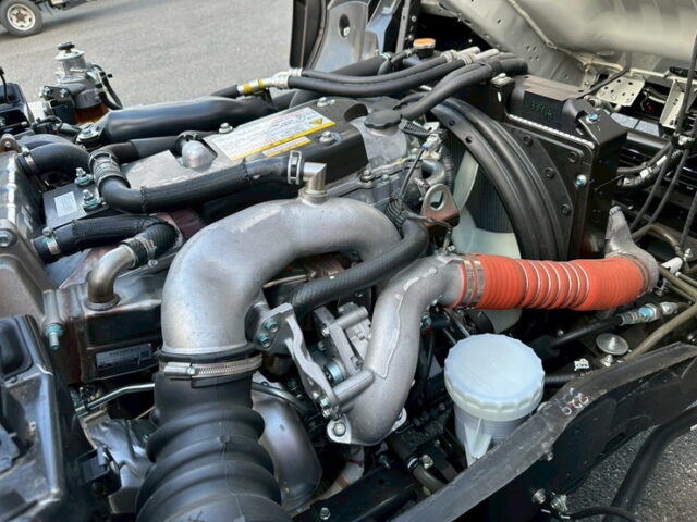 いすゞ：フォワード：登録済未使用：アームロール：3人乗り：ベッドレス：積載3.750㎏