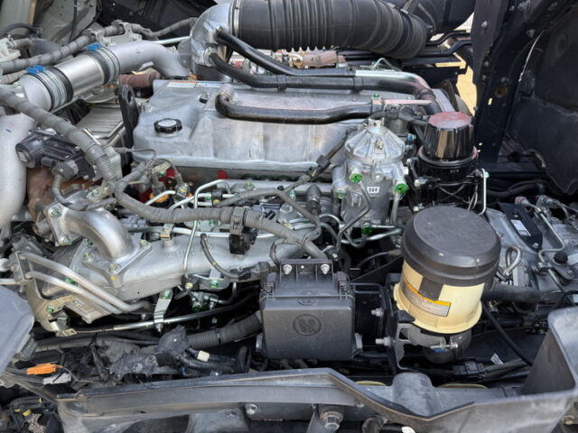 日野：17プロフィア：ハイルーフ：ウィング：メッキ多数：ステンレス多数：リア門口ステンレス