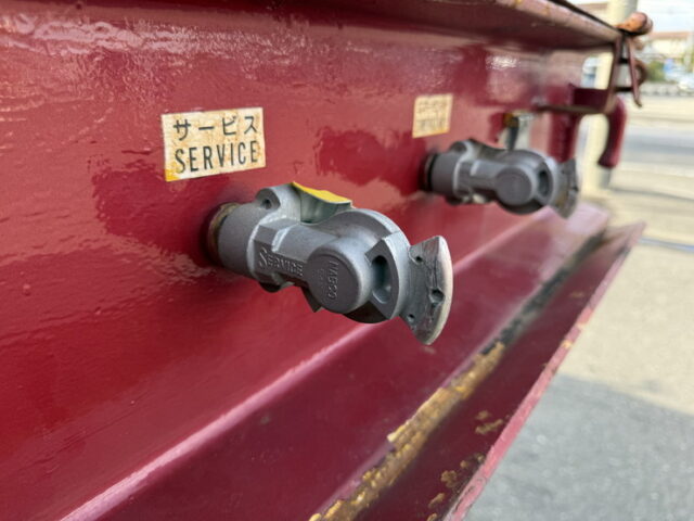 東急：重機運搬用トレーラー：幅2800㎜　荷台長4700㎜：歩みハンガー：8輪