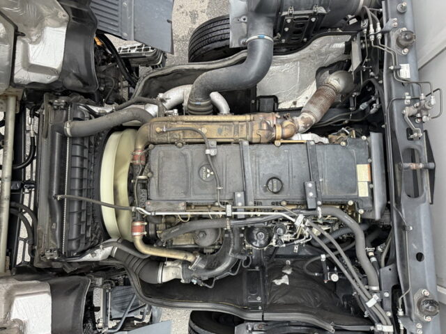 17スーパーグレート：ハイルーフ：メッキ多数：アルミホイール：リア門口ステンレス