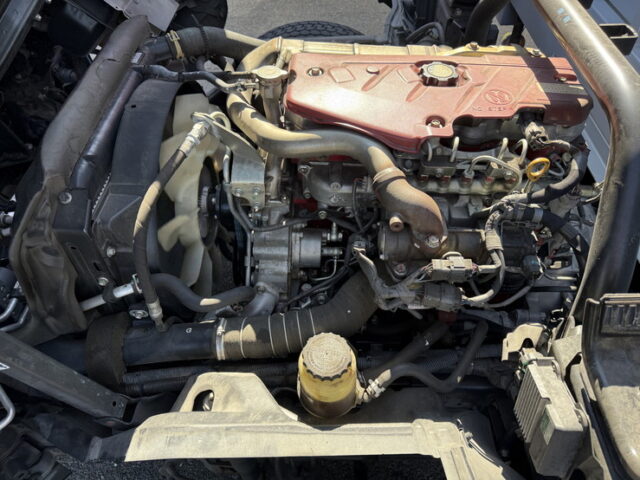 日野：デュトロ：ウィング：ワイドロング：180馬力：ステンレス多数：2.950㎏積