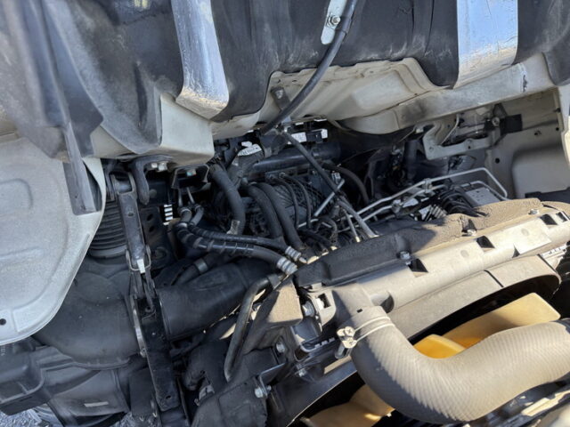 キャンター：平ボデー：標準幅：10尺長：カスタム：オートマ：煤焼き有：150馬力