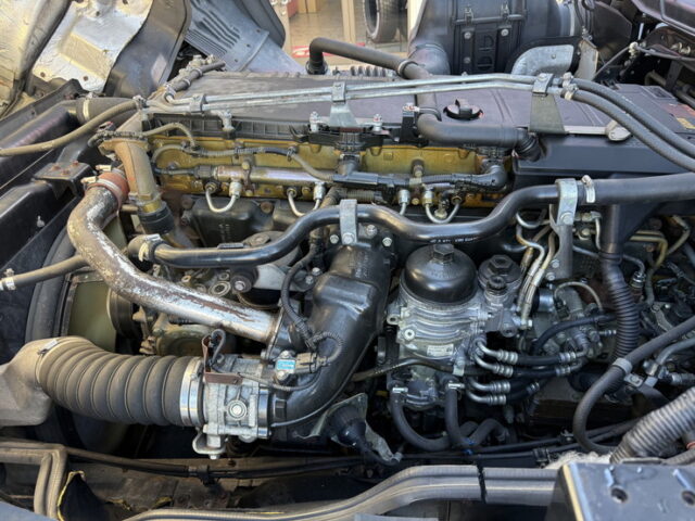 スーパーグレート：ウィング：メッキ多数：アルミホイール：ステンレス床：7速MT