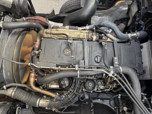 17スーパーグレート：ハイルーフ：トレーラーヘッド：ブタ鼻：第5輪荷重11.500㎏