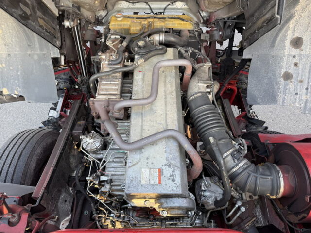 日野:プロフィア:ハイルーフ:トレーラーヘッド:メッキ多数:後輪エアサス:480馬力