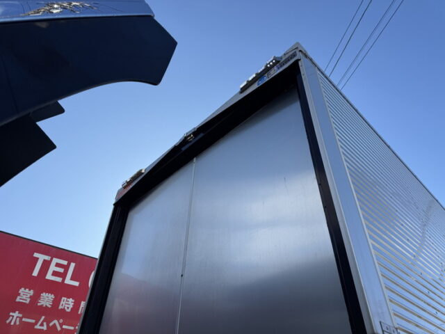 日野:17プロフィア:ハイルーフ:メッキ多数:アルミホイール:木床:E13Cエンジン