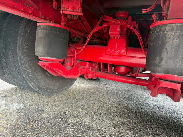 VOLVO：FH：グローブトロッター：ウィング：造りボディ：架装多数：高年式低走行