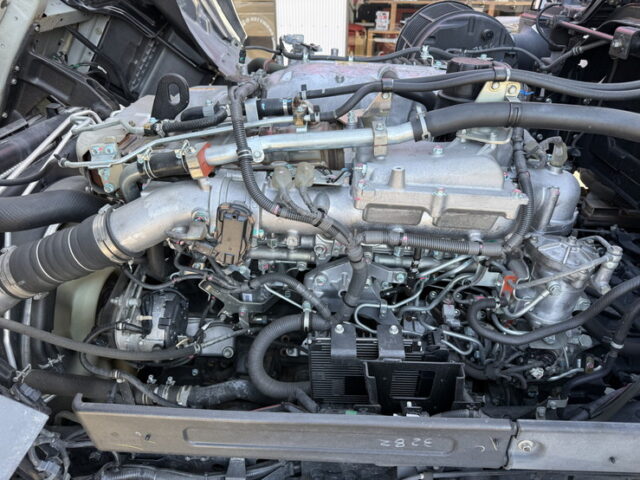 いすゞ：ギガ：ハイルーフ：ウィング：アルミホイール：リア門口ステンレス：低走行