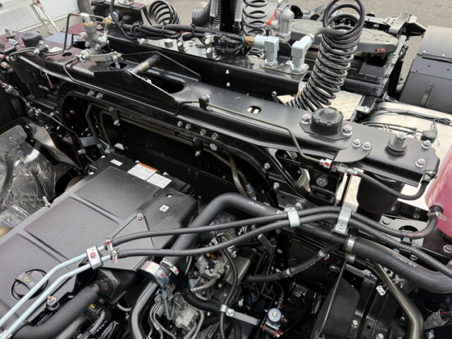 LBエアロ★：スーパーハイルーフ：トレーラーヘッド：未使用：プレミアムライン