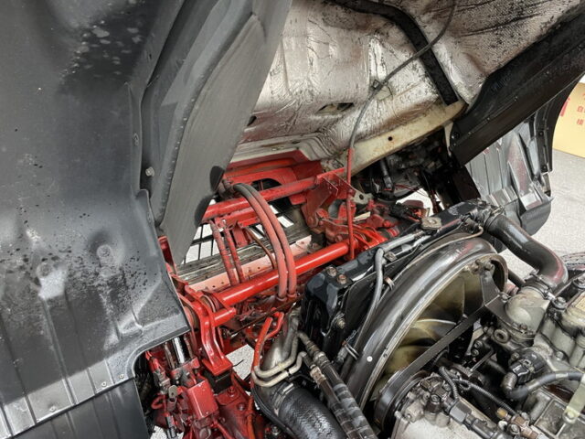 三菱ふそう　ファイター　冷凍バン　コルゲート　ジョロダー4列キーストン　エアサス