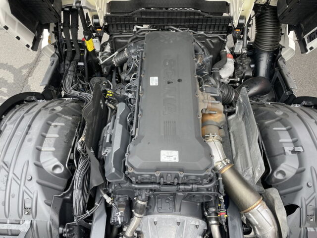 スカニア：R460：現行モデル：登録済未使用車：トレーラーヘッド：総輪エアサス