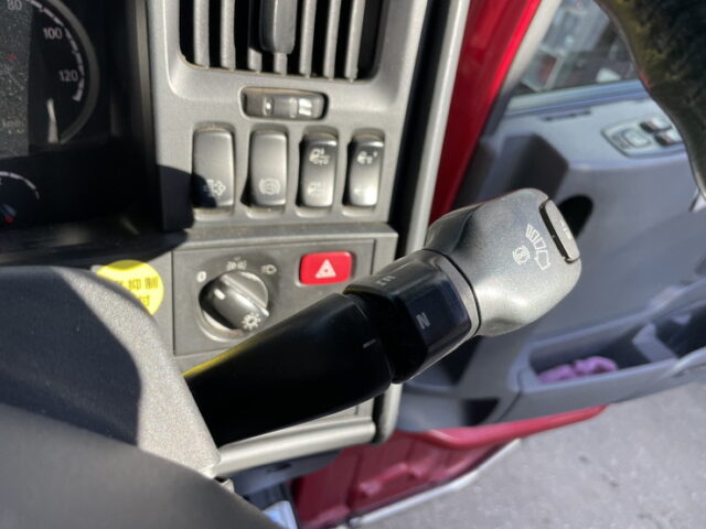 スカニア：R580：トレーラーヘッド：ダブル：V8：煙突マフラー：架装多数