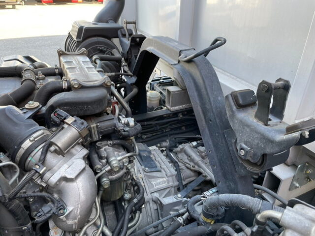 いすゞ:フォワード:ワイド:210馬力:アルミウィング:格納パワーゲート:リアエアサス:アルミホイール