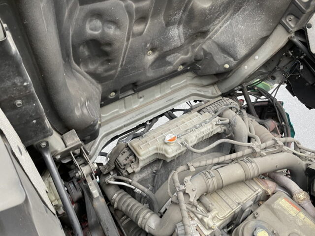 日野：17プロフィア：冷凍ウィング：7MT：リア門口ステンレス：サイドバンパーステンレス：ステンレス架装多数：メッキパーツ多数