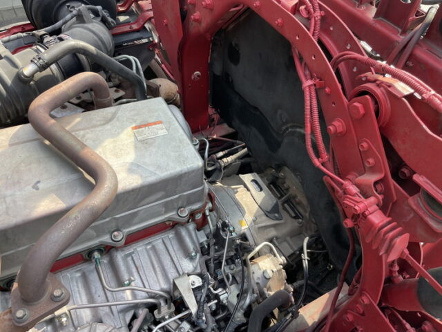 日野:17プロフィア:ハイルーフ:トレーラーヘッド:PTO付:ダンプレバー:メッキ多数