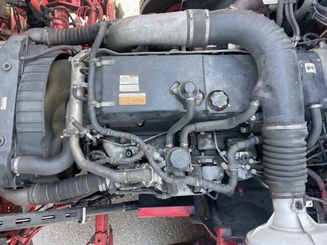 クオン：ハイルーフ：ウィング：跳上ゲート：総輪エアサス：エアロ付き：メッキ多数　