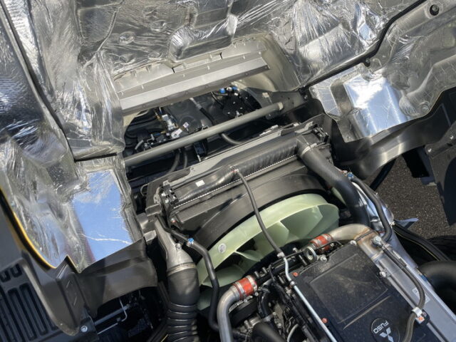 三菱ふそう　17スーパーグレート　トラクターヘッド　E尺　460馬力　リアエアサス　ハイルーフ　プレミアム