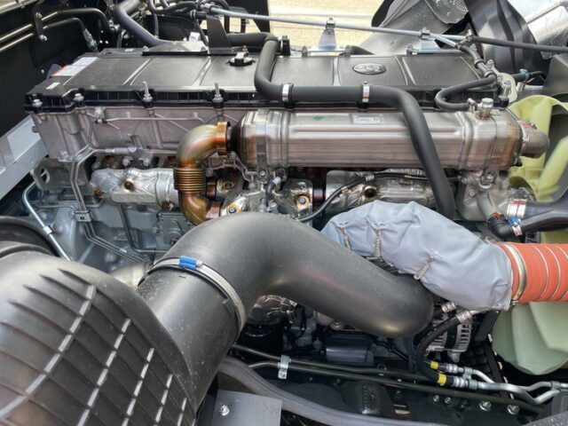 【現行型】スーパーグレート　スーパーハイルーフ　未使用　リア門口ステンレス