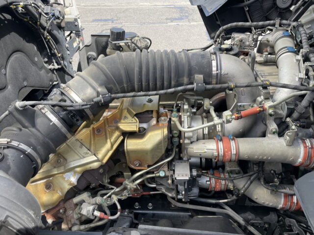 日野　17プロフィア　ハイルーフ　ウィング　リア門口ステンレス　アルミホイール