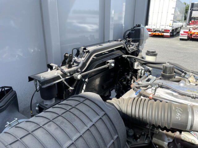 いすゞ：ギガ：ハイルーフ：ウィング：AT：木床：アルミホイール：リアエアサス