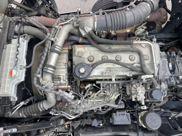 日野：17プロフィア：ハイルーフ：メッキ多数：アルミホイール：リア門口ステンレス