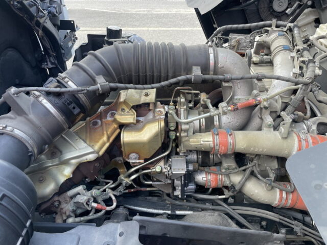 日野：17プロフィア：ハイルーフ：メッキ多数：ステンレス多数：アルミホイール