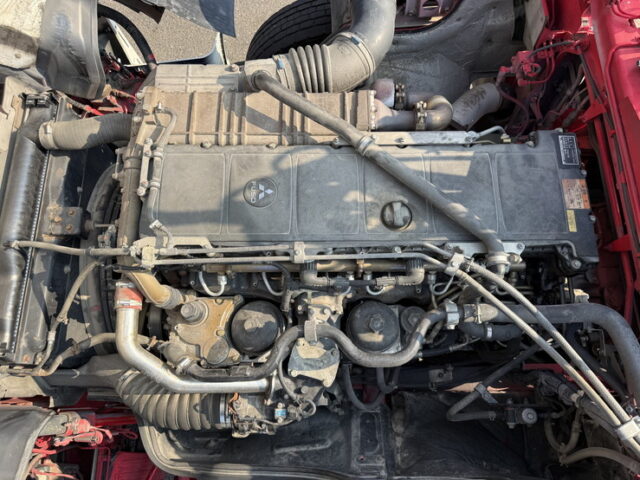 スーパーグレート：ハイルーフ：トレーラーヘッド：メッキ多数：アルミホイール：7速MT