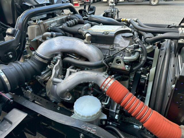 いすゞ：フォワード：登録済未使用：アームロール：3人乗り：ベッドレス：積載3.750㎏